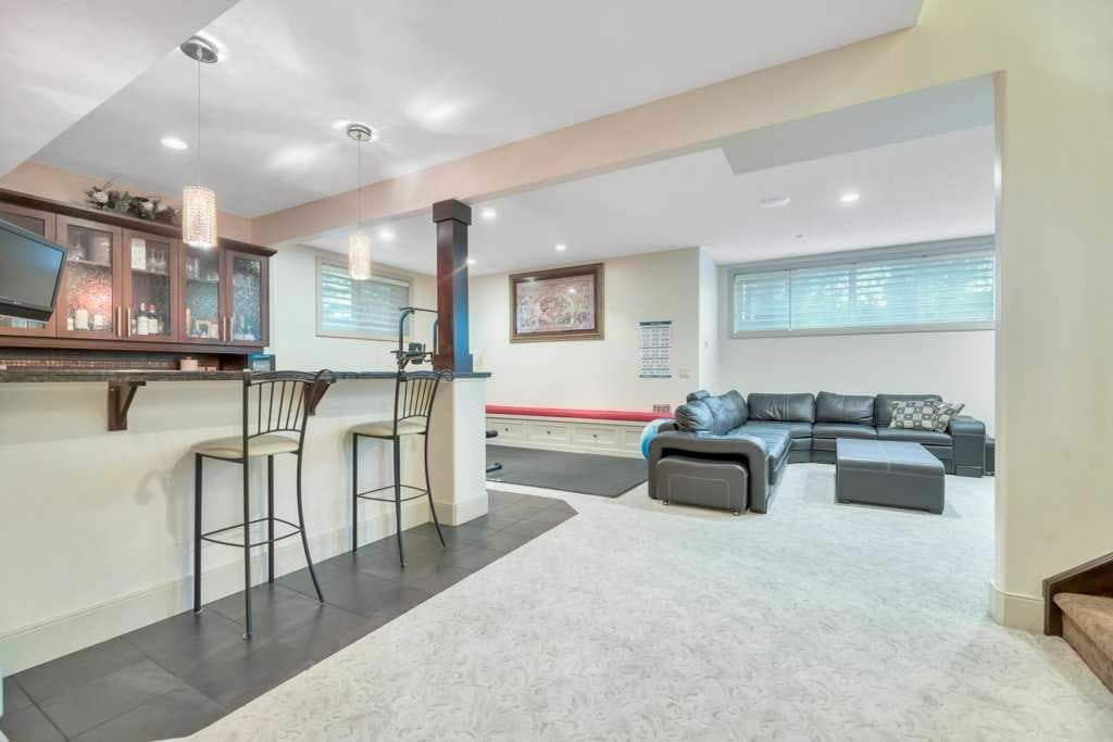 377 Evergreen Circle SW