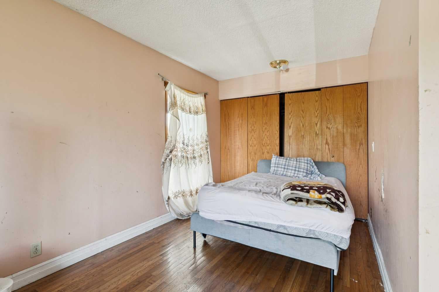 111 Riverbrook Road SE