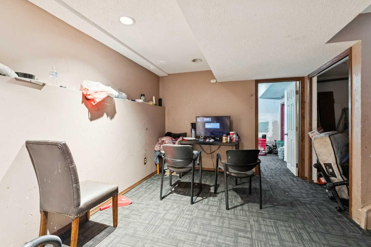 111 Riverbrook Road SE