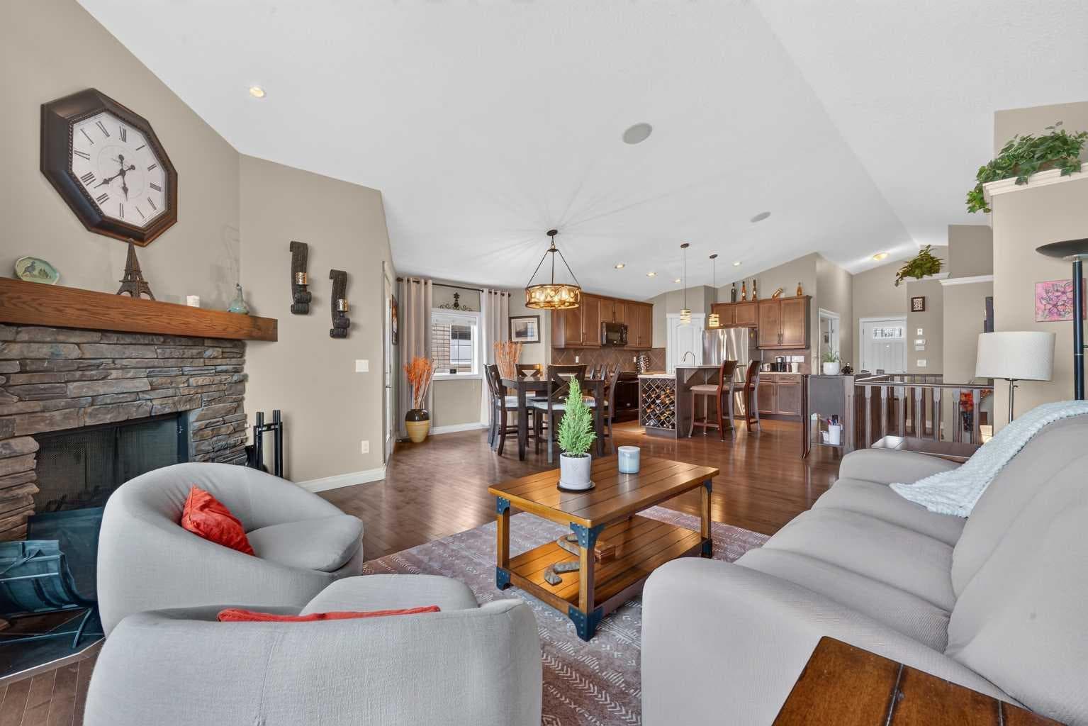 138 Hanson Drive NE