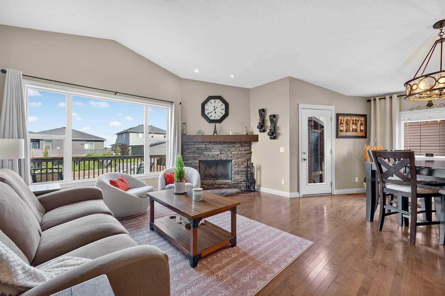 138 Hanson Drive NE