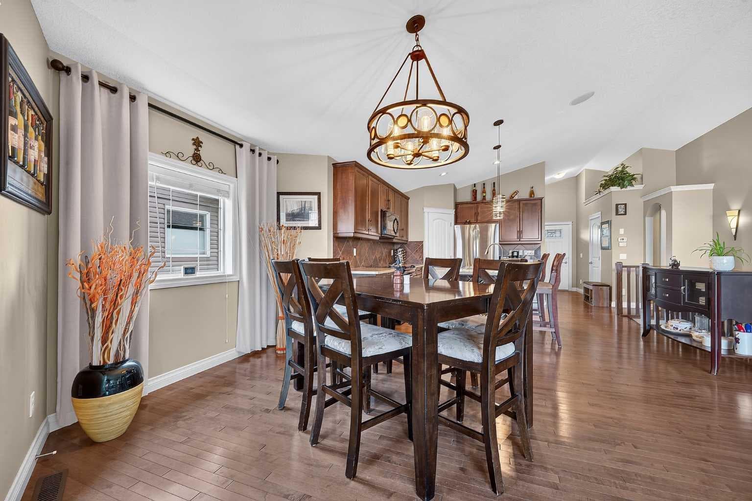 138 Hanson Drive NE