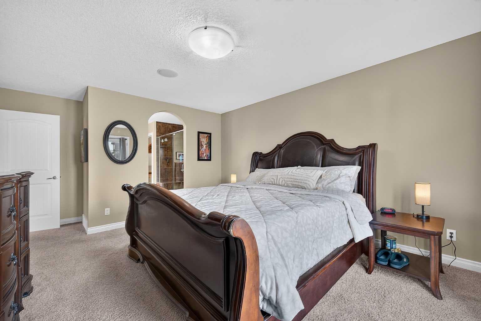 138 Hanson Drive NE