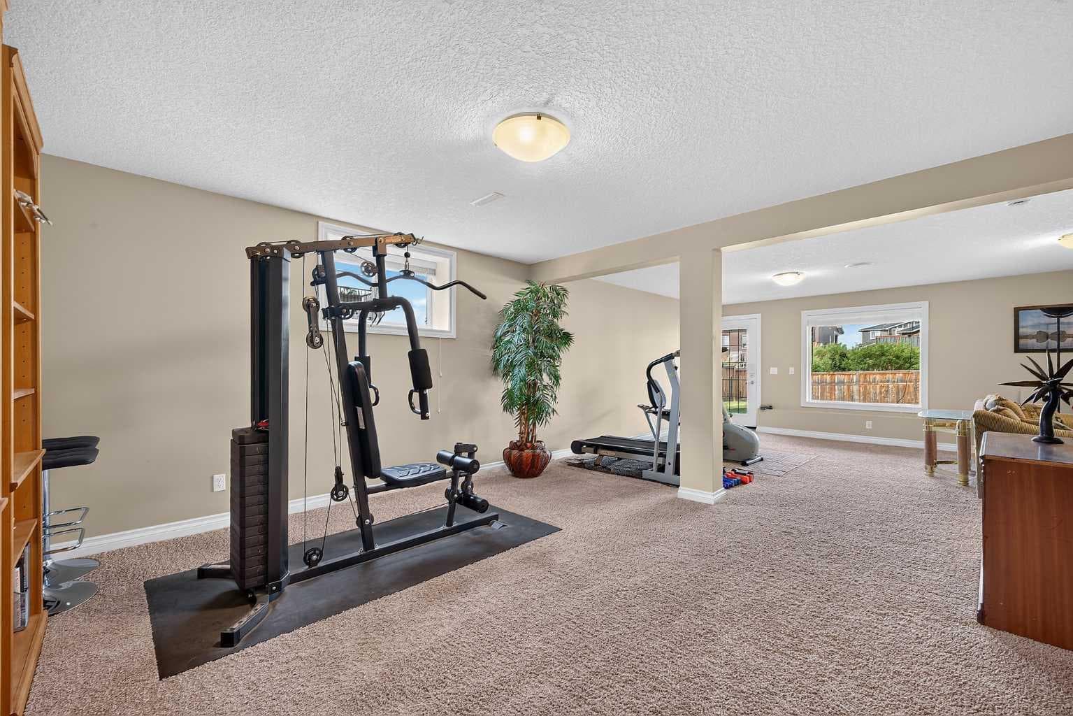138 Hanson Drive NE