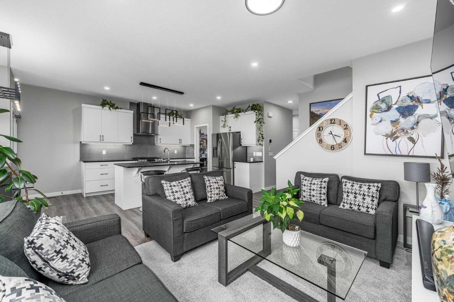 1161 Chinook Gate Bay SW