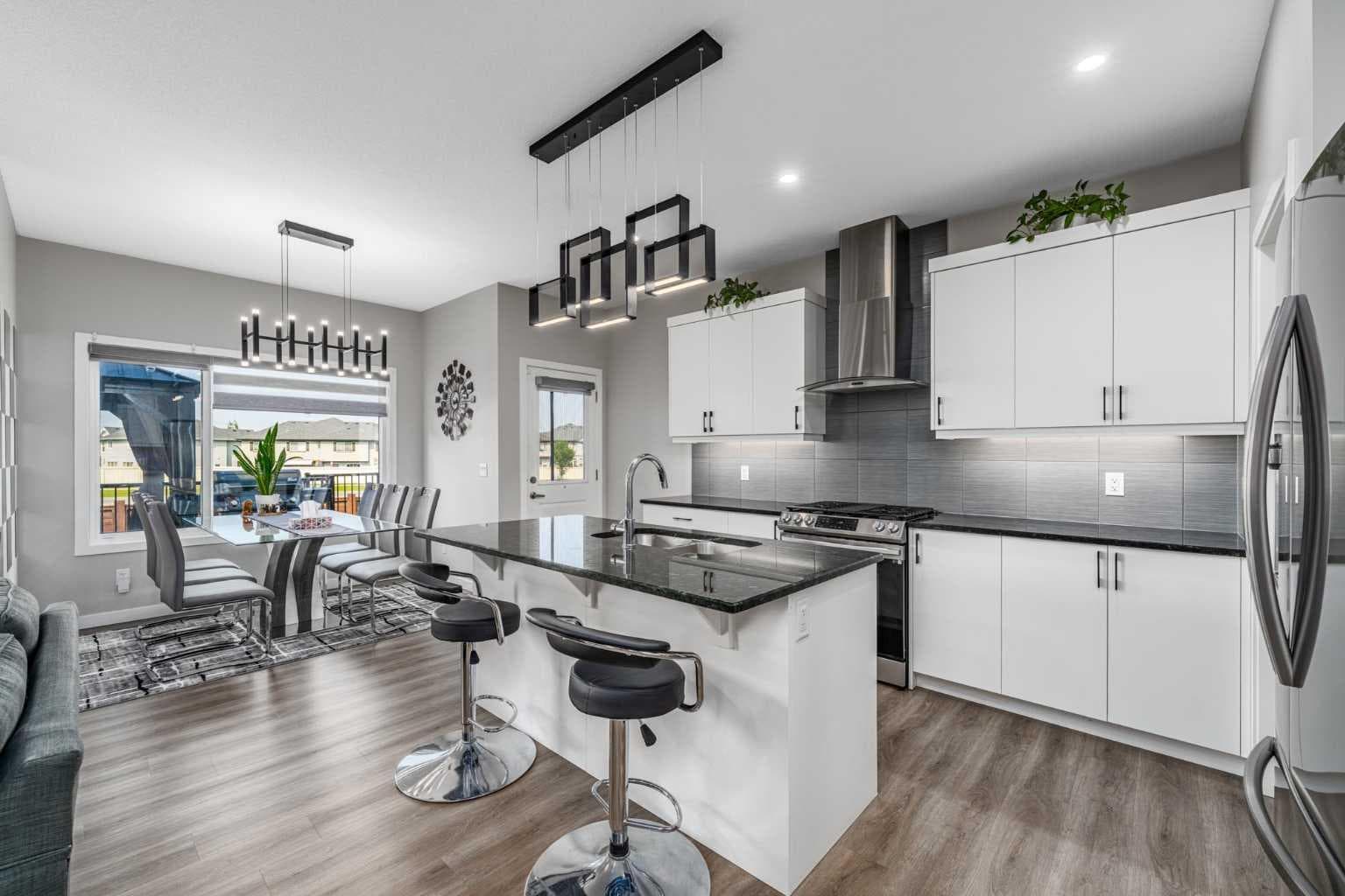1161 Chinook Gate Bay SW