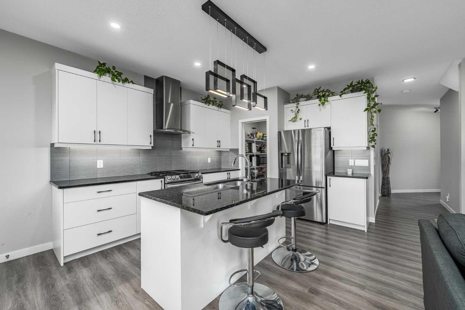 1161 Chinook Gate Bay SW