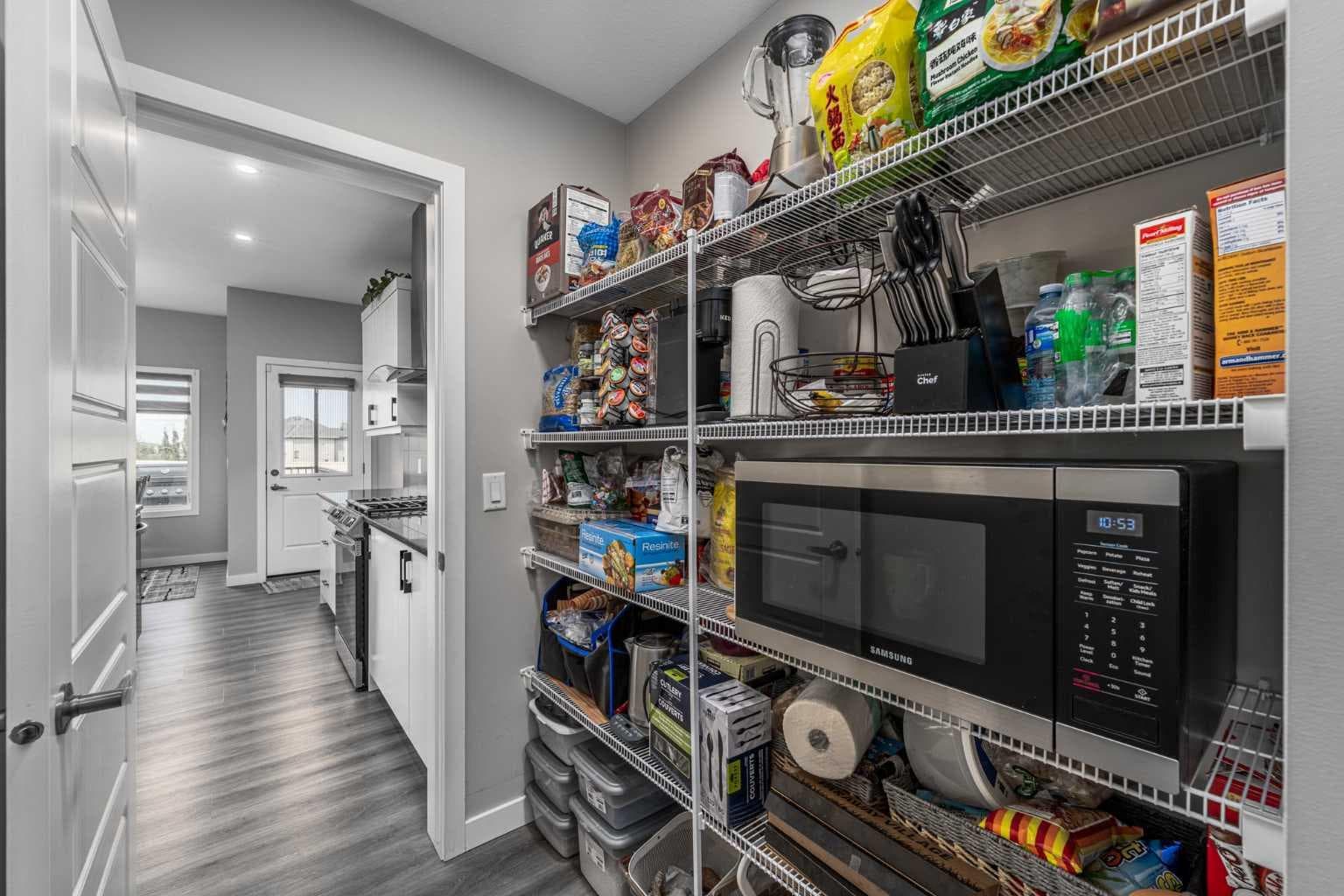 1161 Chinook Gate Bay SW