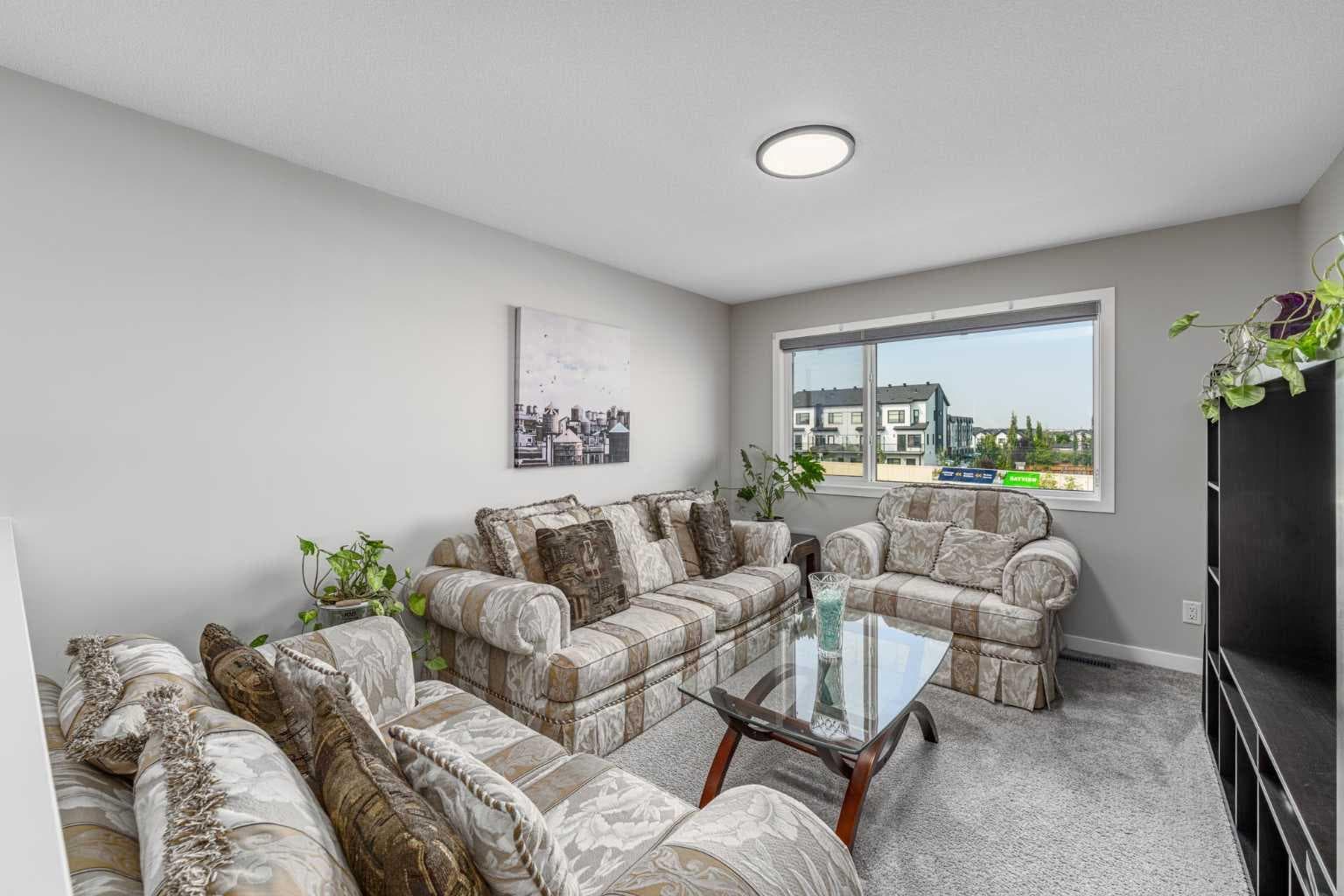 1161 Chinook Gate Bay SW