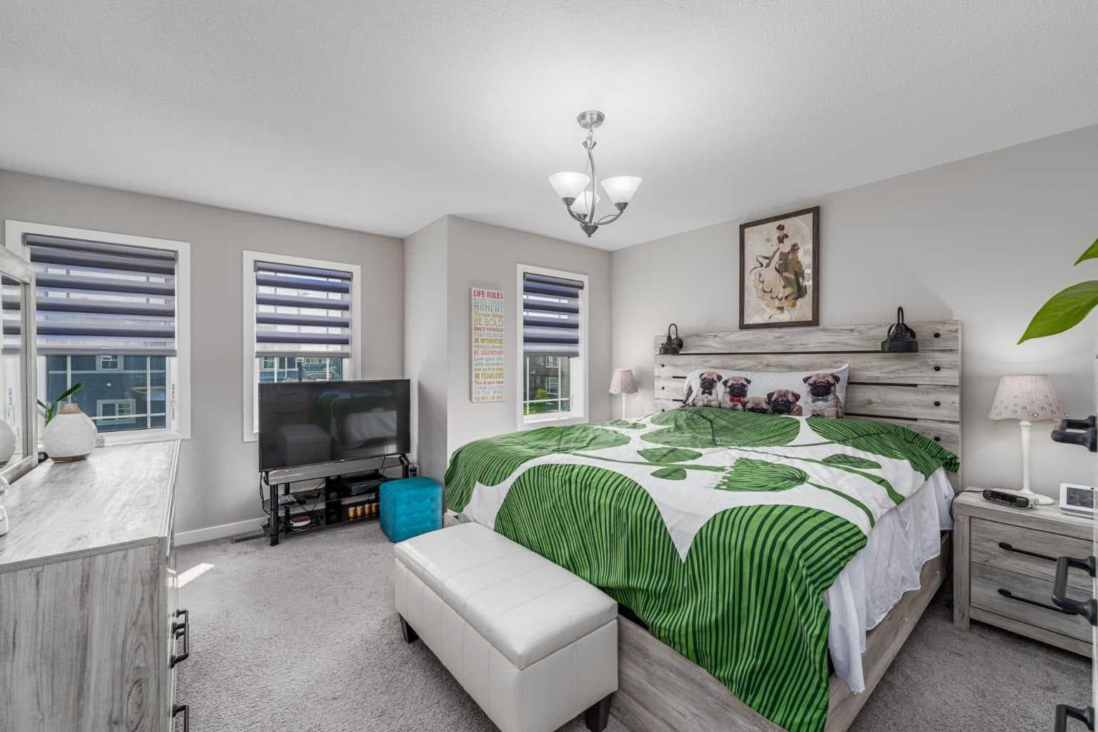 1161 Chinook Gate Bay SW