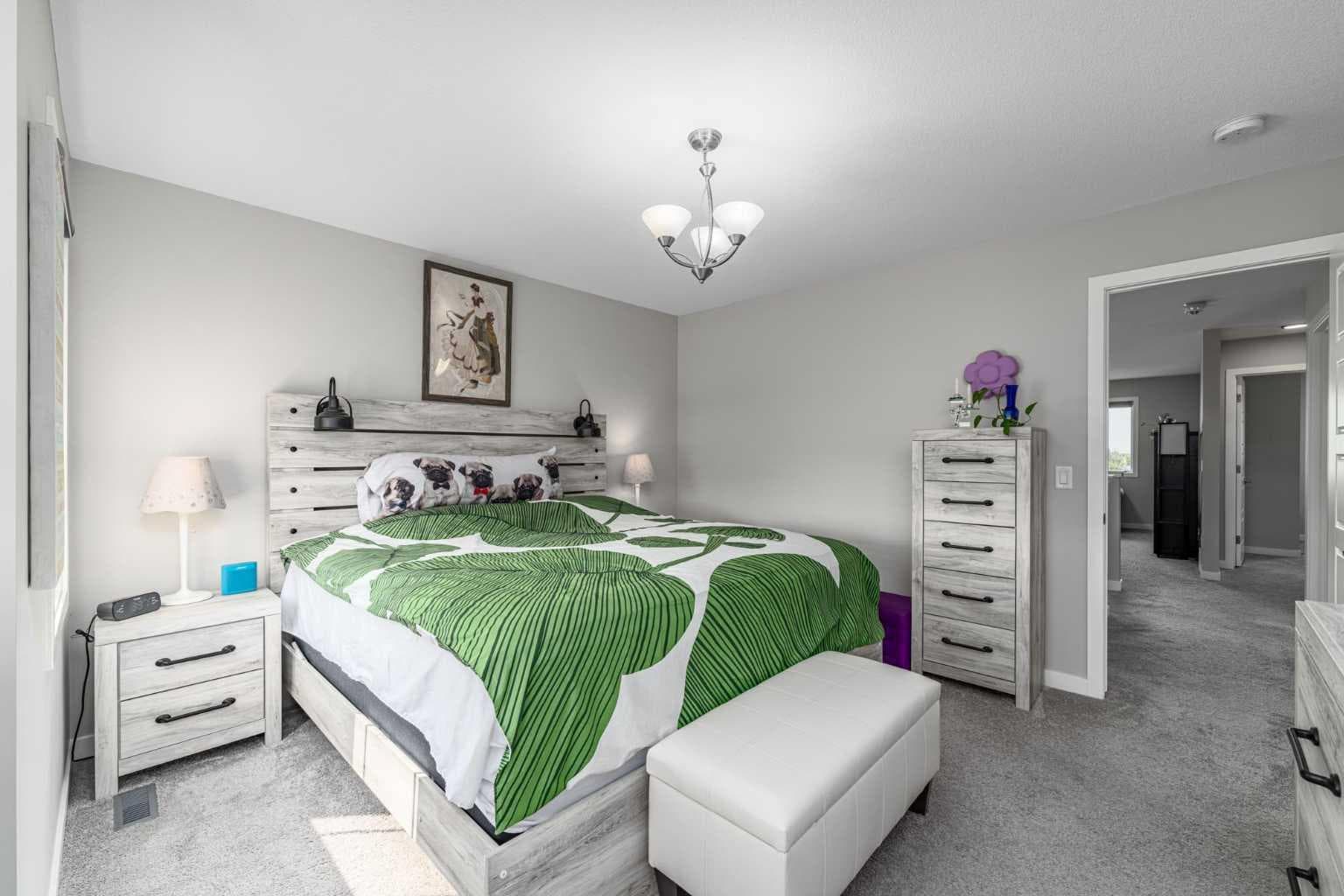 1161 Chinook Gate Bay SW