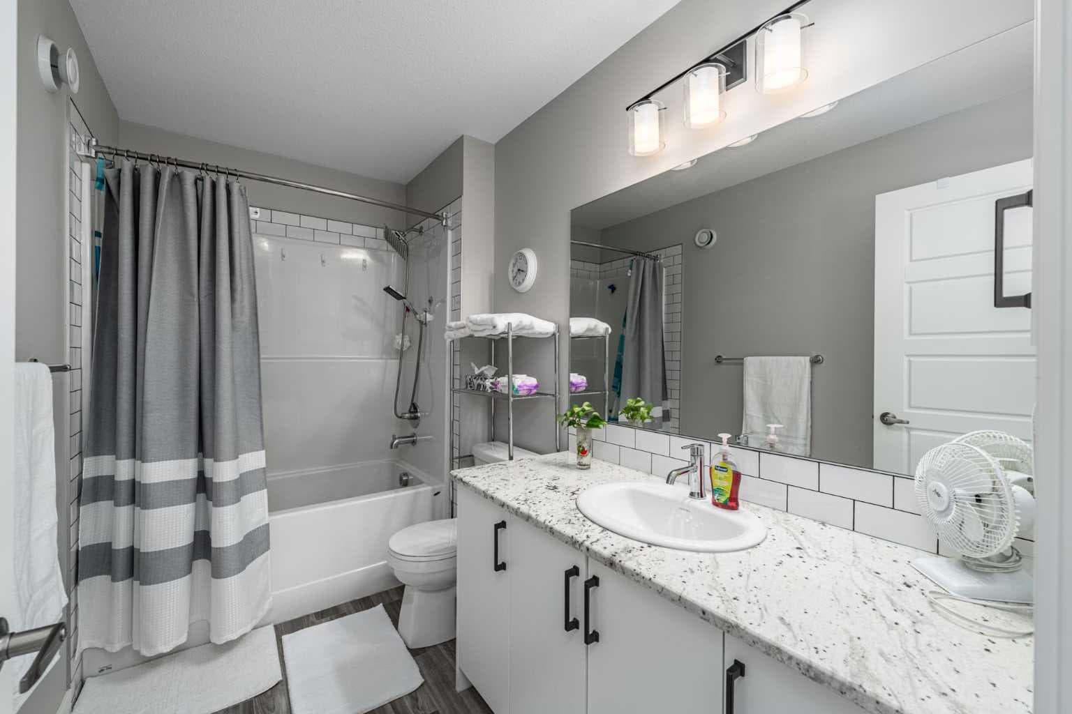 1161 Chinook Gate Bay SW