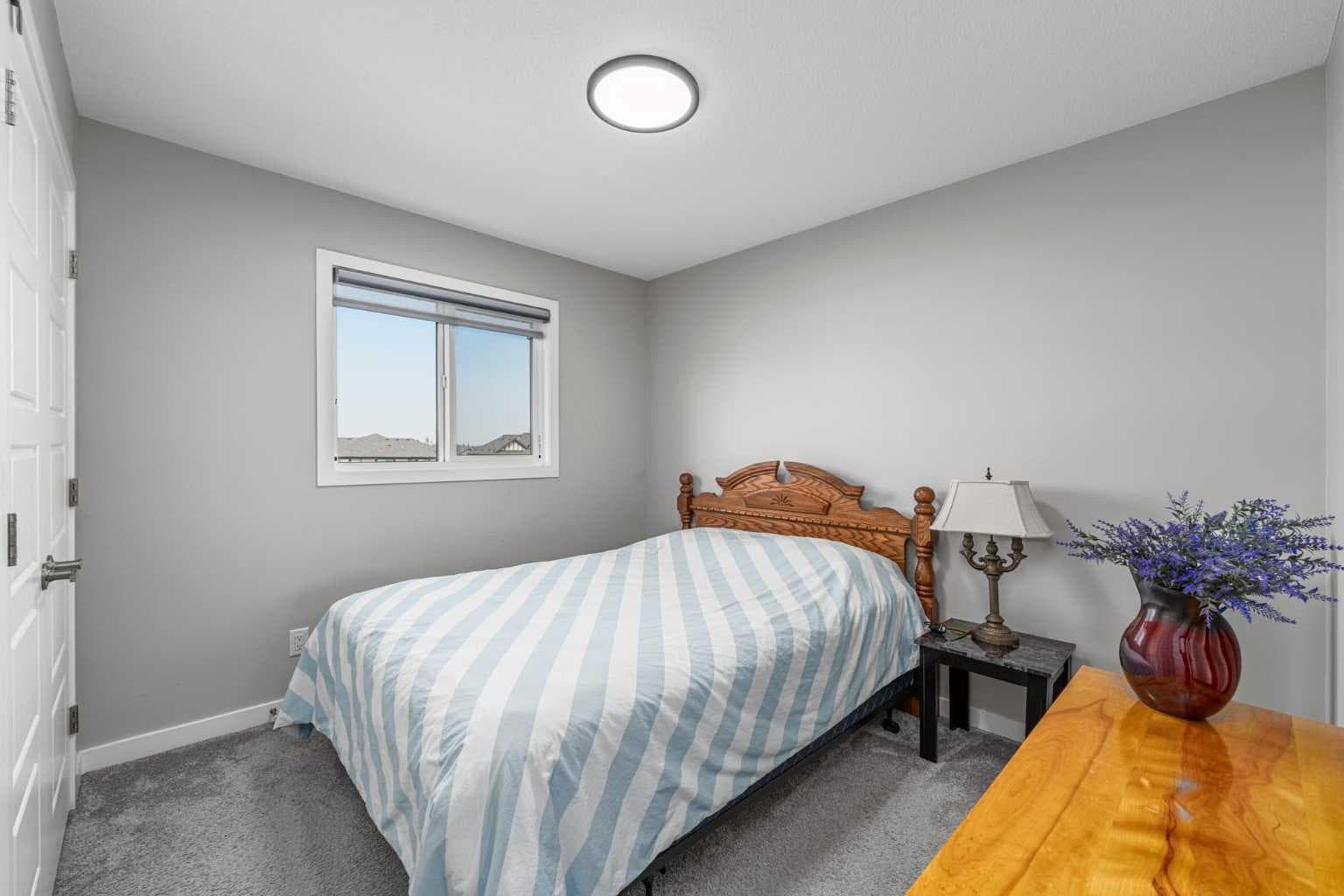 1161 Chinook Gate Bay SW