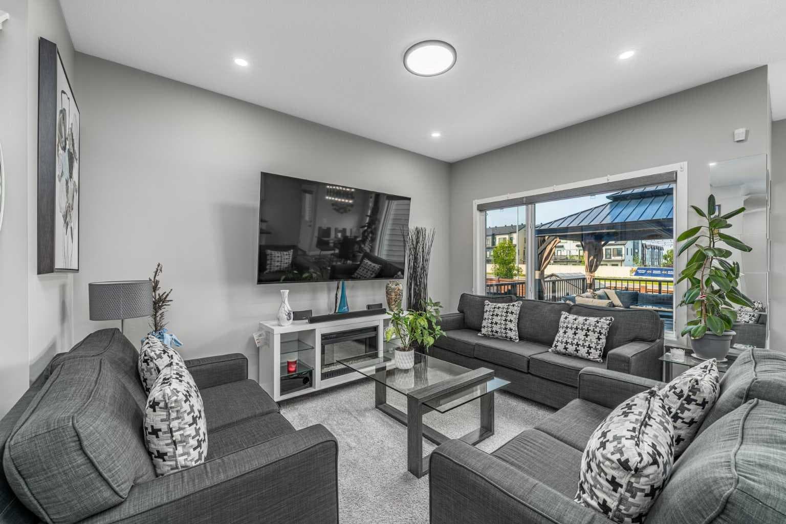 1161 Chinook Gate Bay SW
