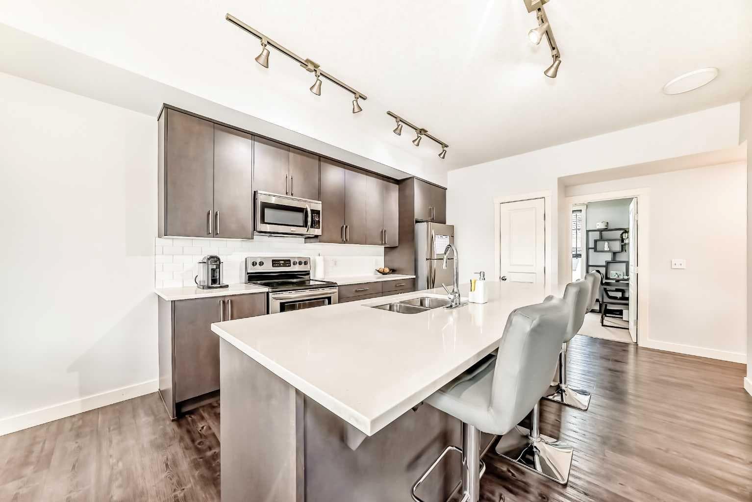 652 Cranford Walk SE