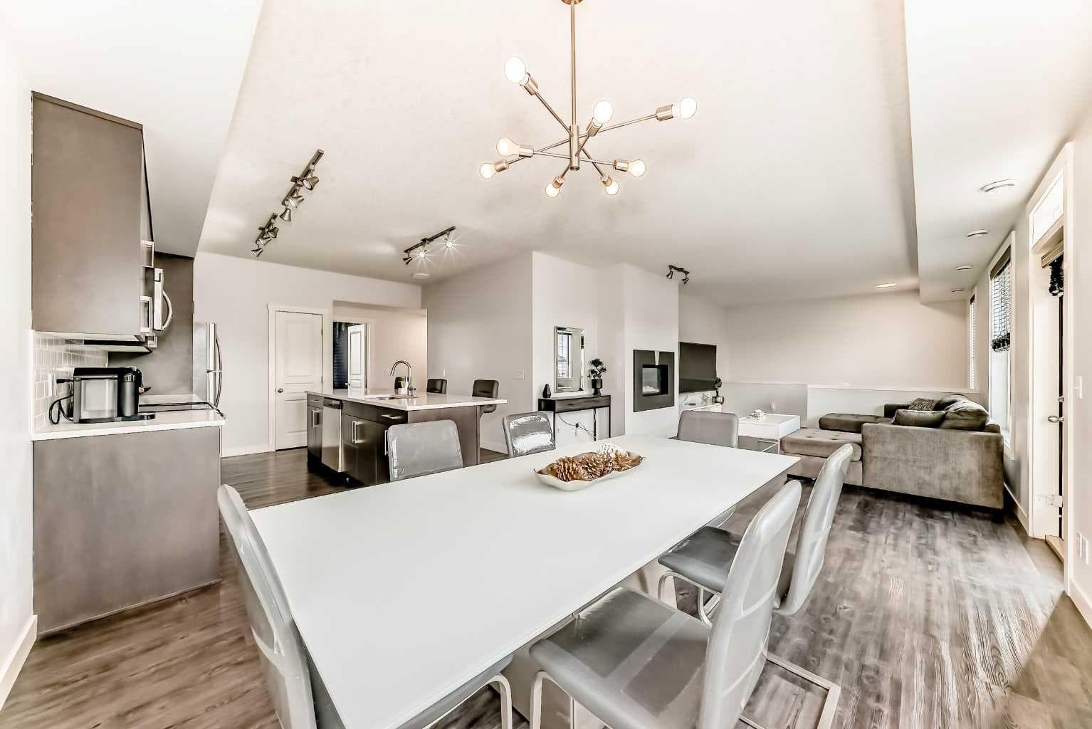 652 Cranford Walk SE
