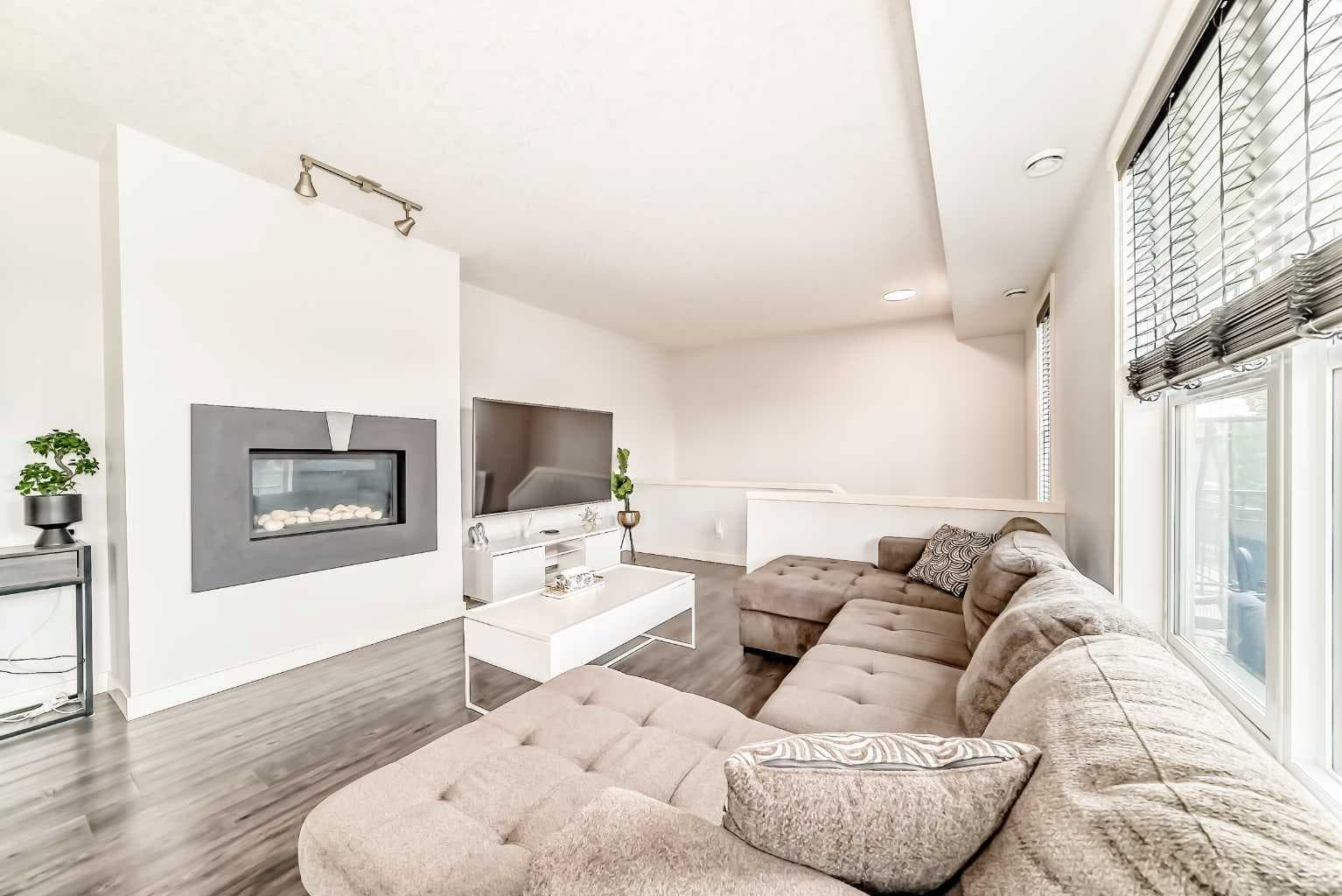 652 Cranford Walk SE