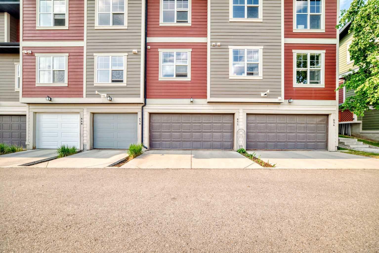 652 Cranford Walk SE