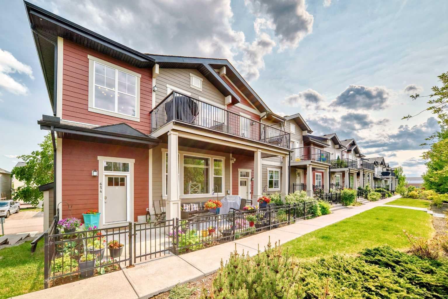 652 Cranford Walk SE