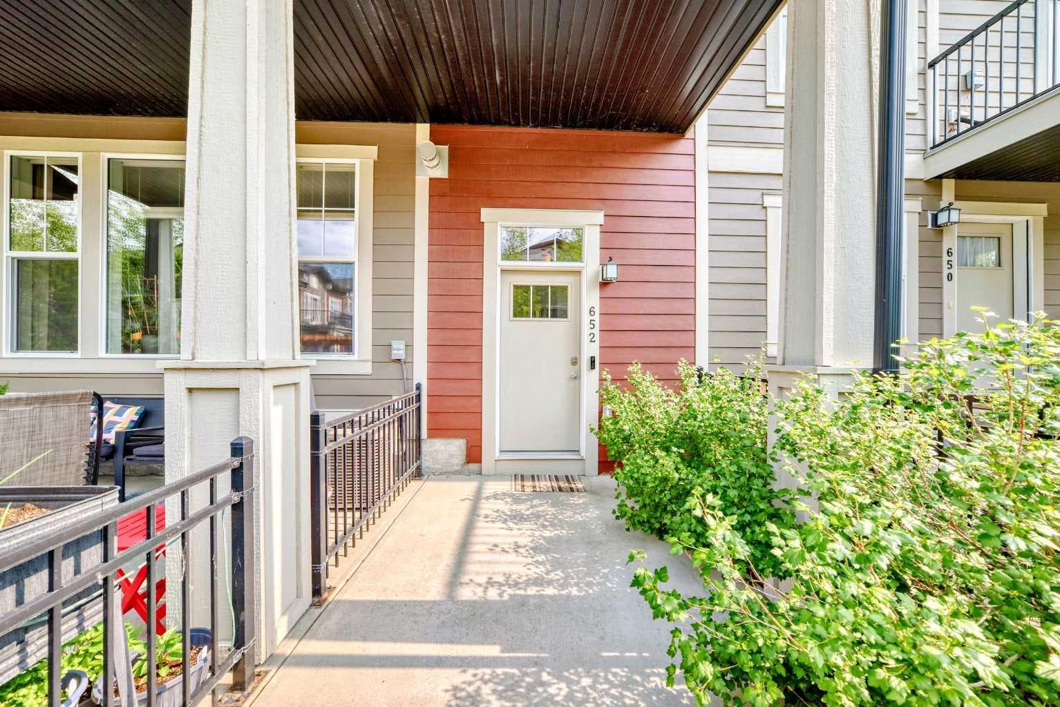 652 Cranford Walk SE