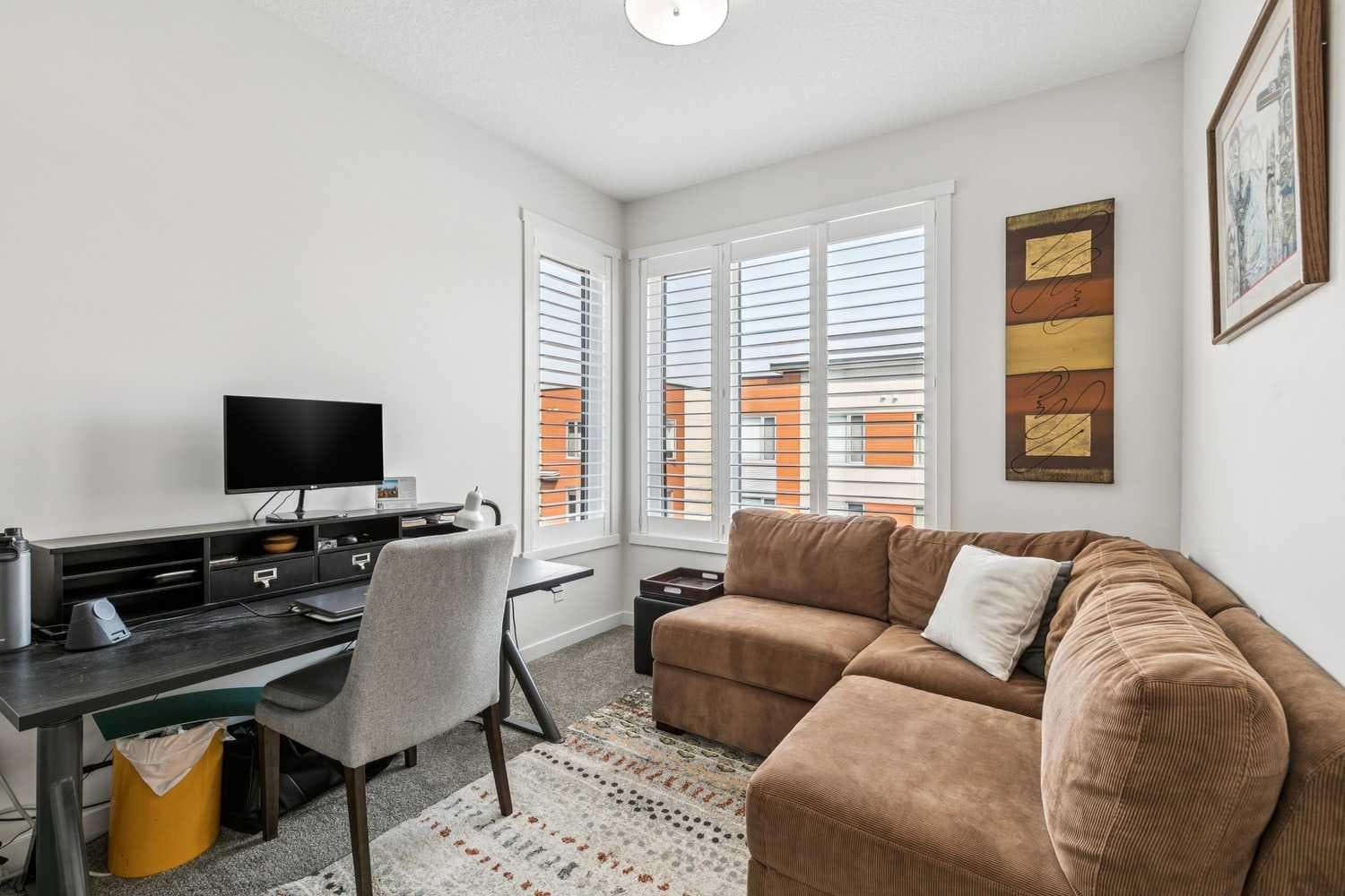 111 Shawnee Common SW