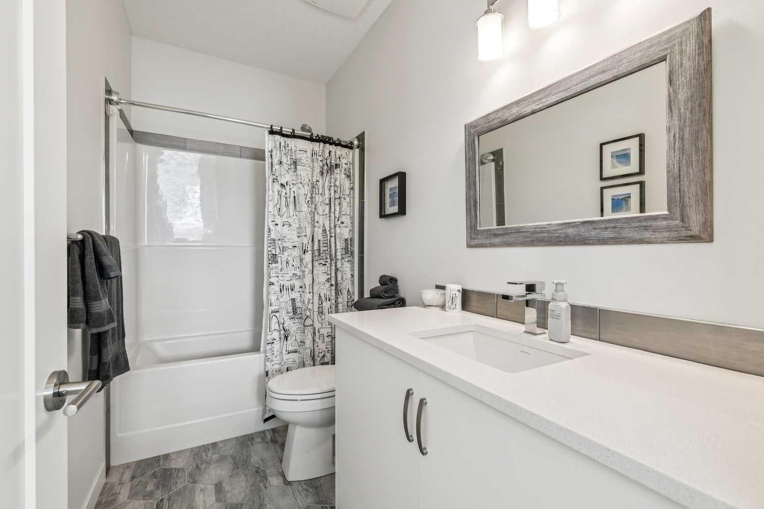 111 Shawnee Common SW