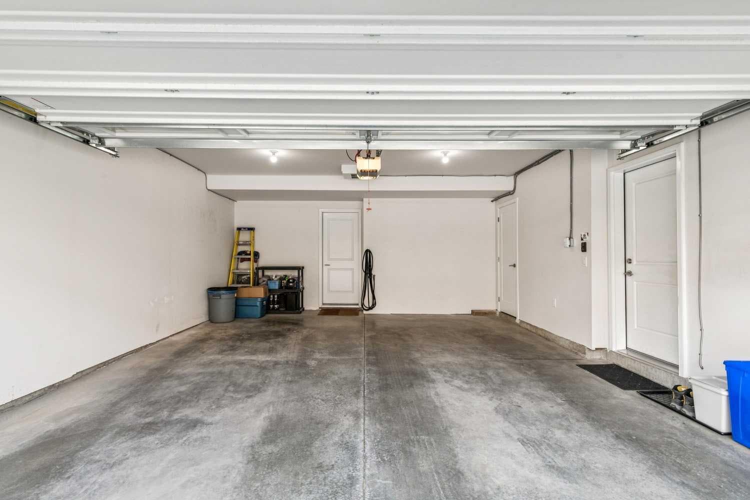 111 Shawnee Common SW