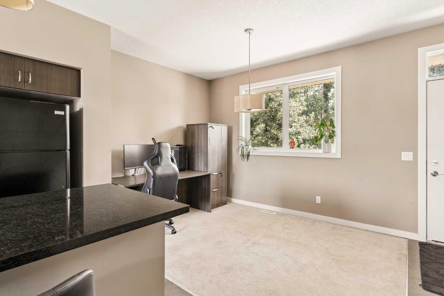 316 Cranfield Common SE