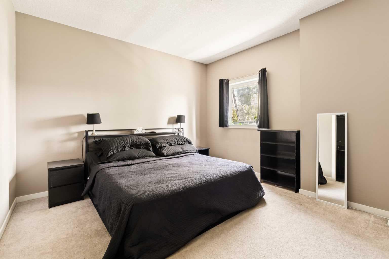 316 Cranfield Common SE