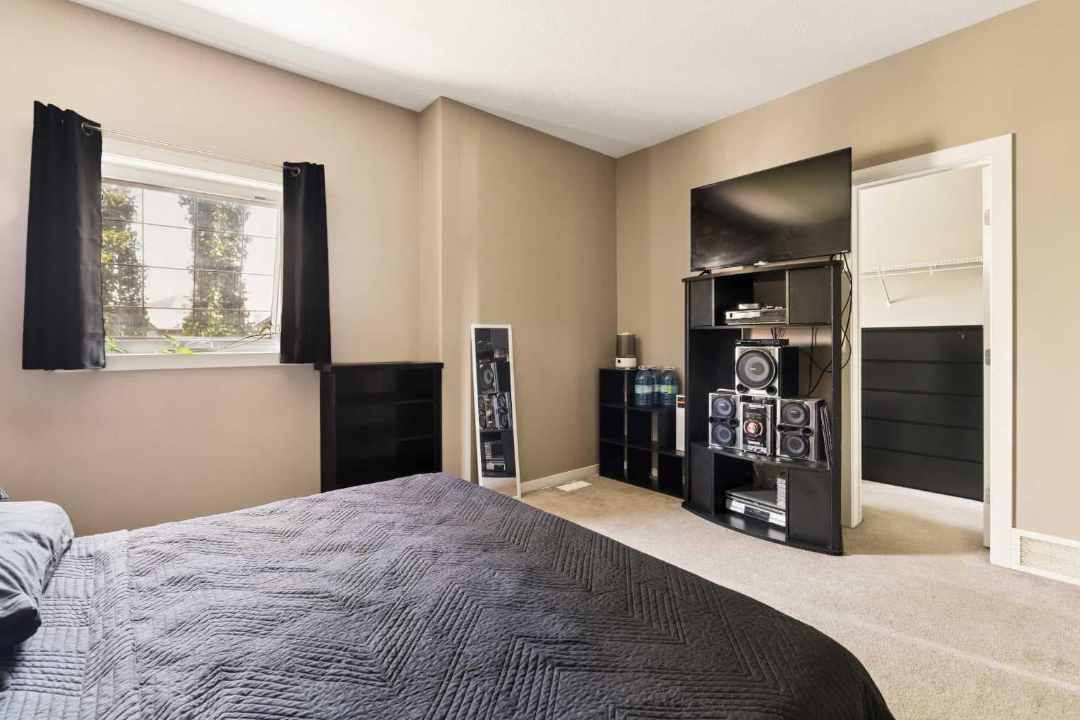 316 Cranfield Common SE