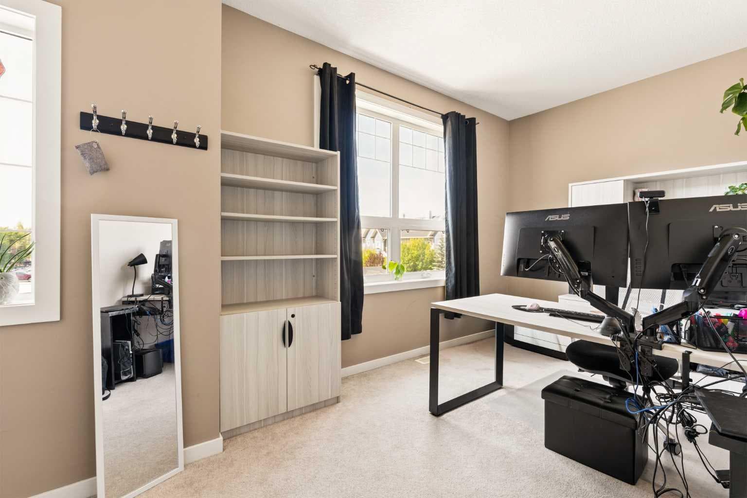 316 Cranfield Common SE