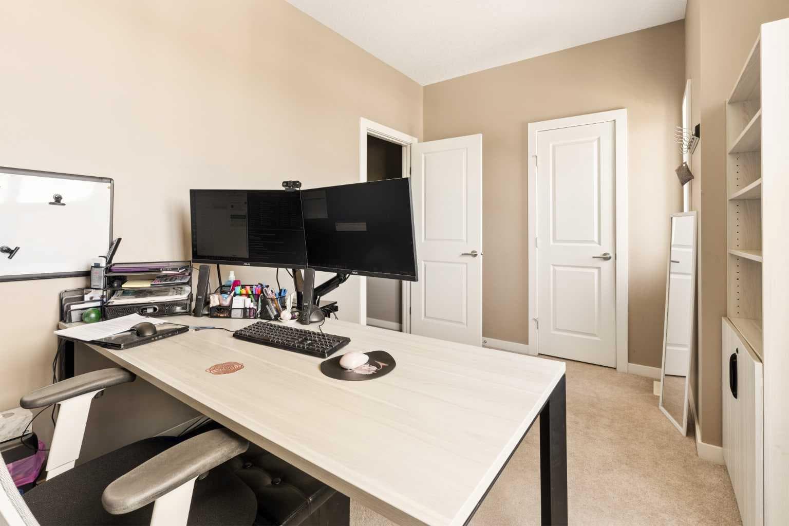 316 Cranfield Common SE