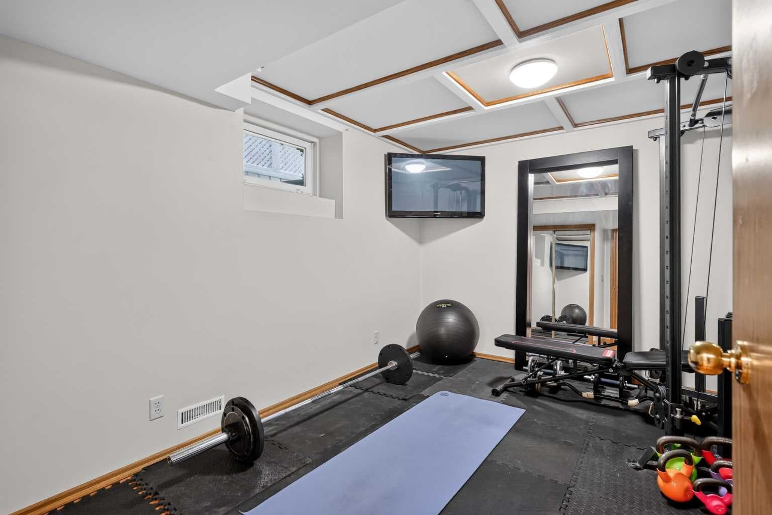 989 Macewan Valley Road NW