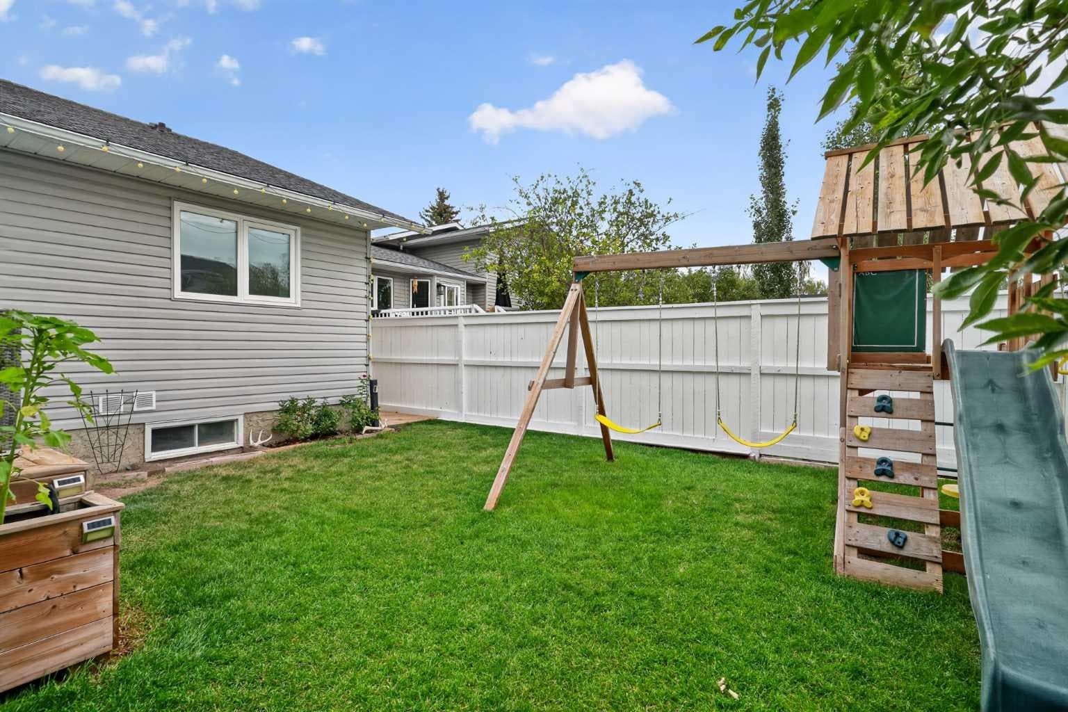 989 Macewan Valley Road NW