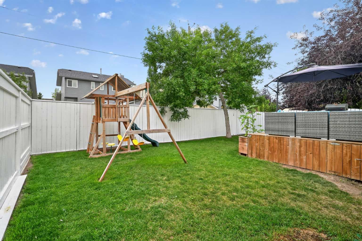 989 Macewan Valley Road NW