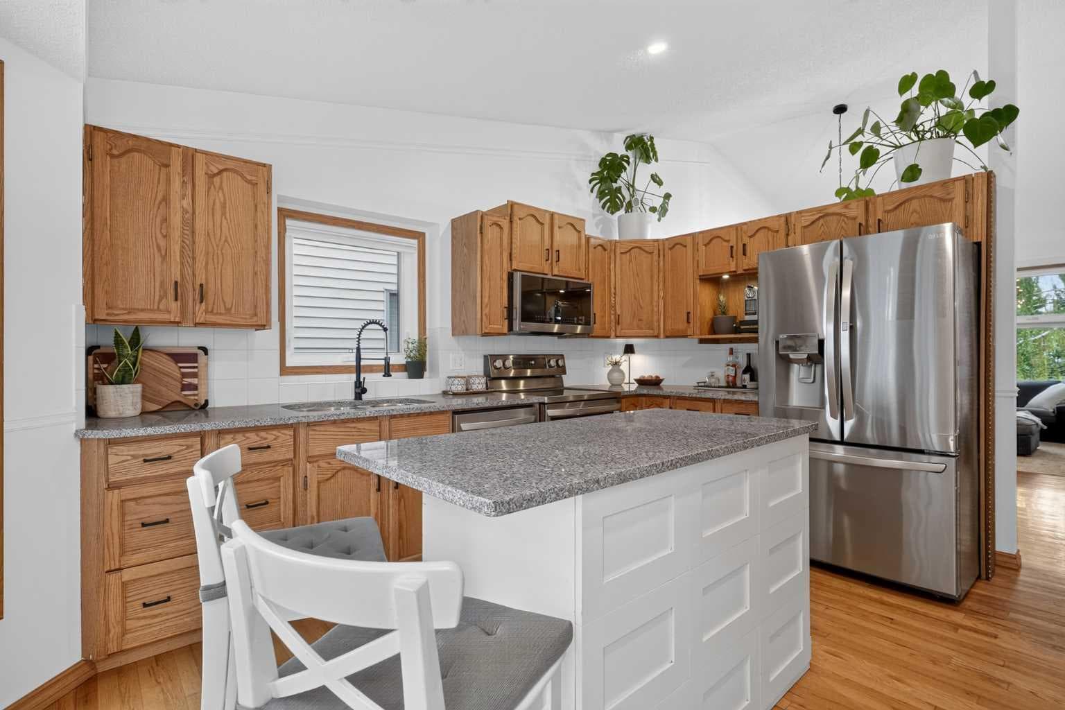 989 Macewan Valley Road NW