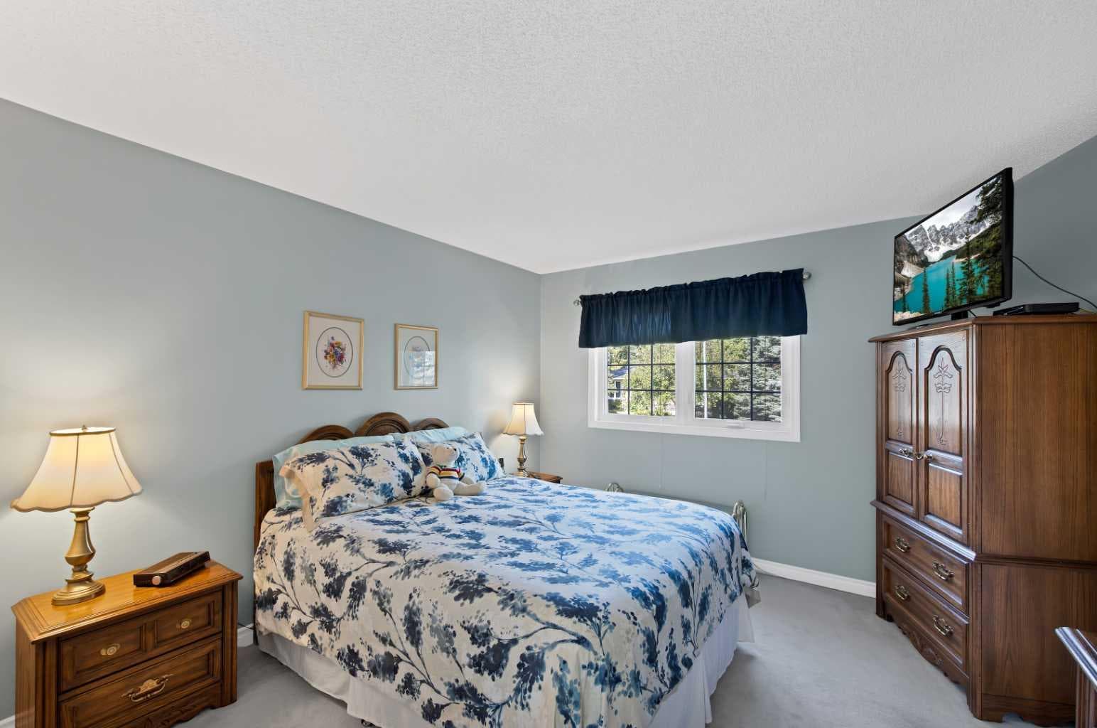 256 Parkwood Close SE