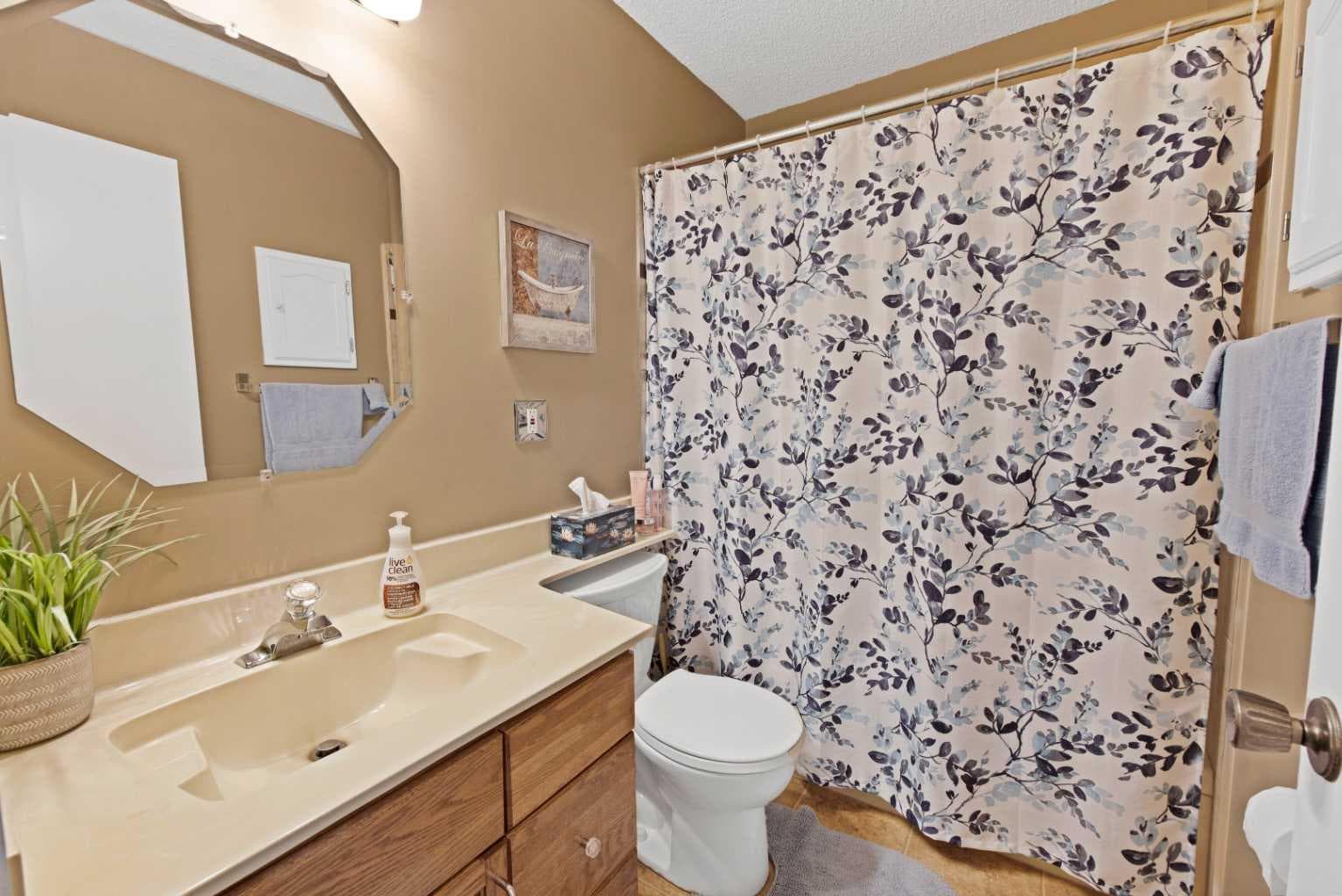 256 Parkwood Close SE