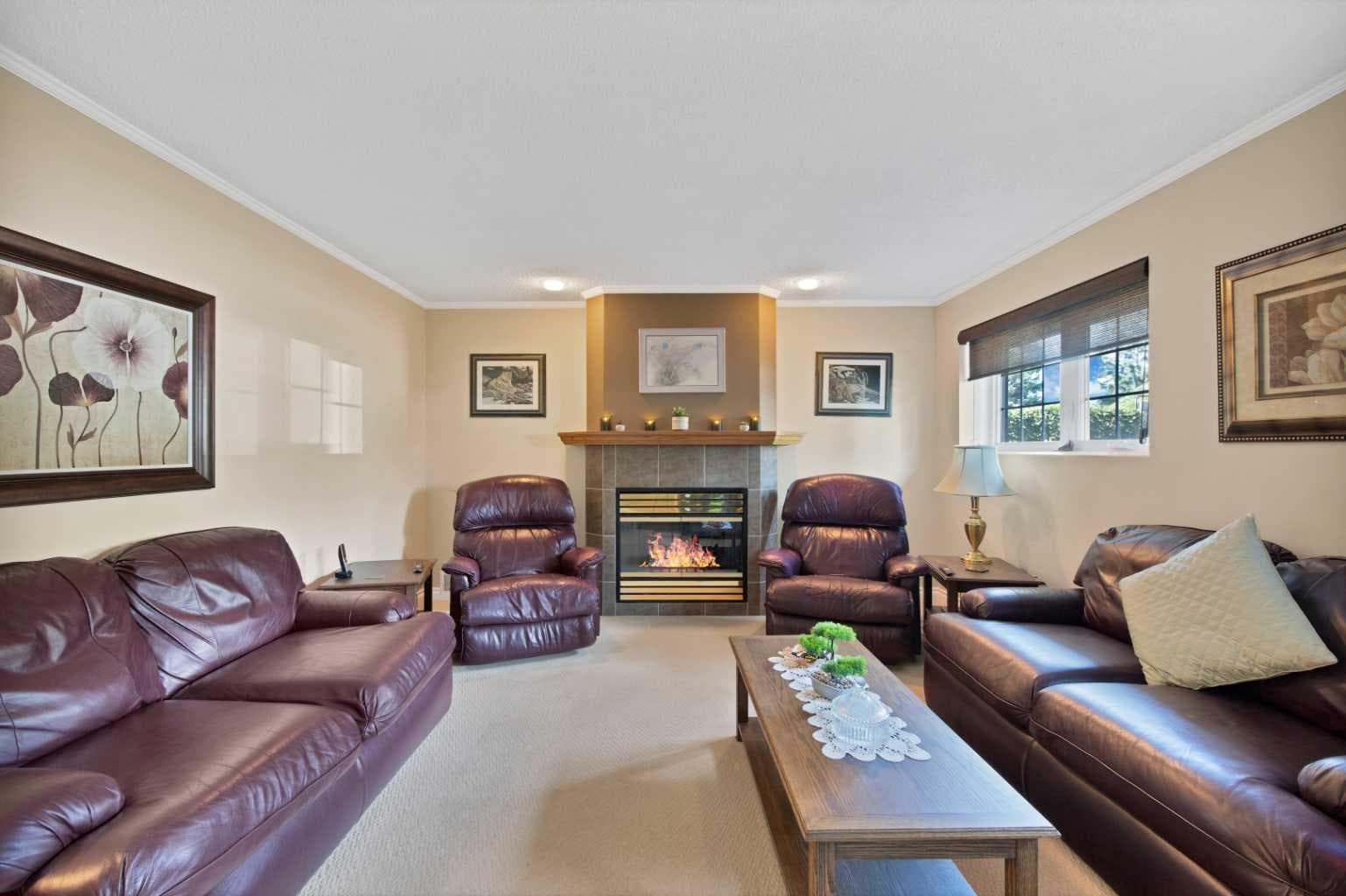256 Parkwood Close SE