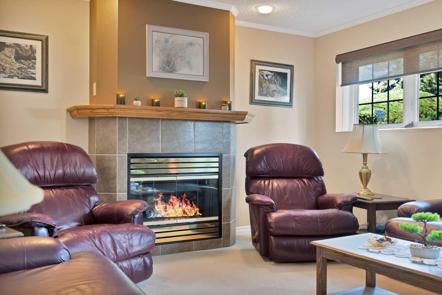 256 Parkwood Close SE