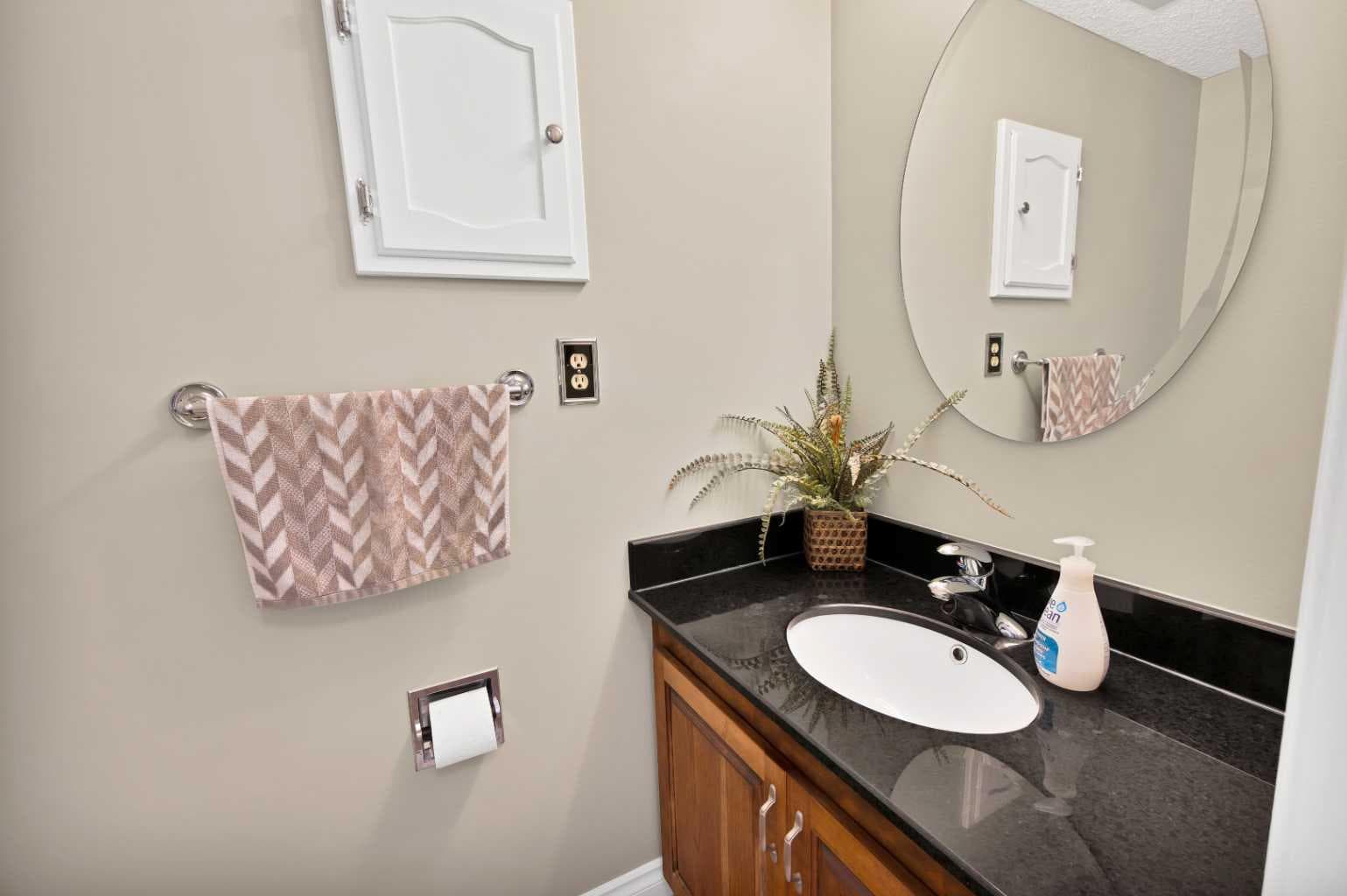 256 Parkwood Close SE