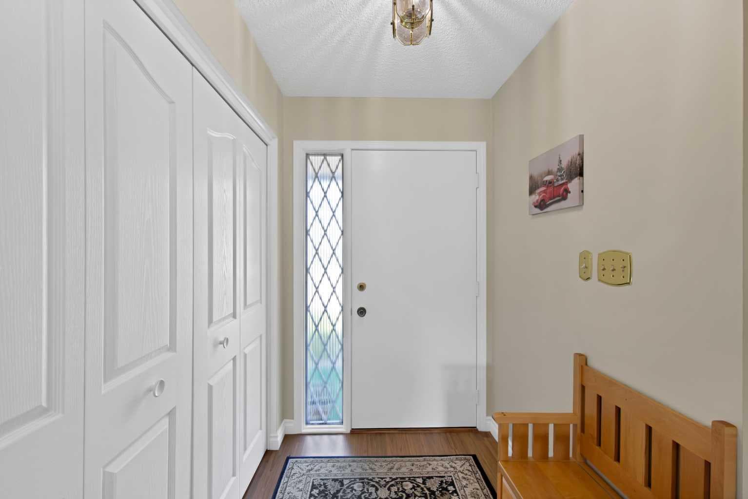 256 Parkwood Close SE