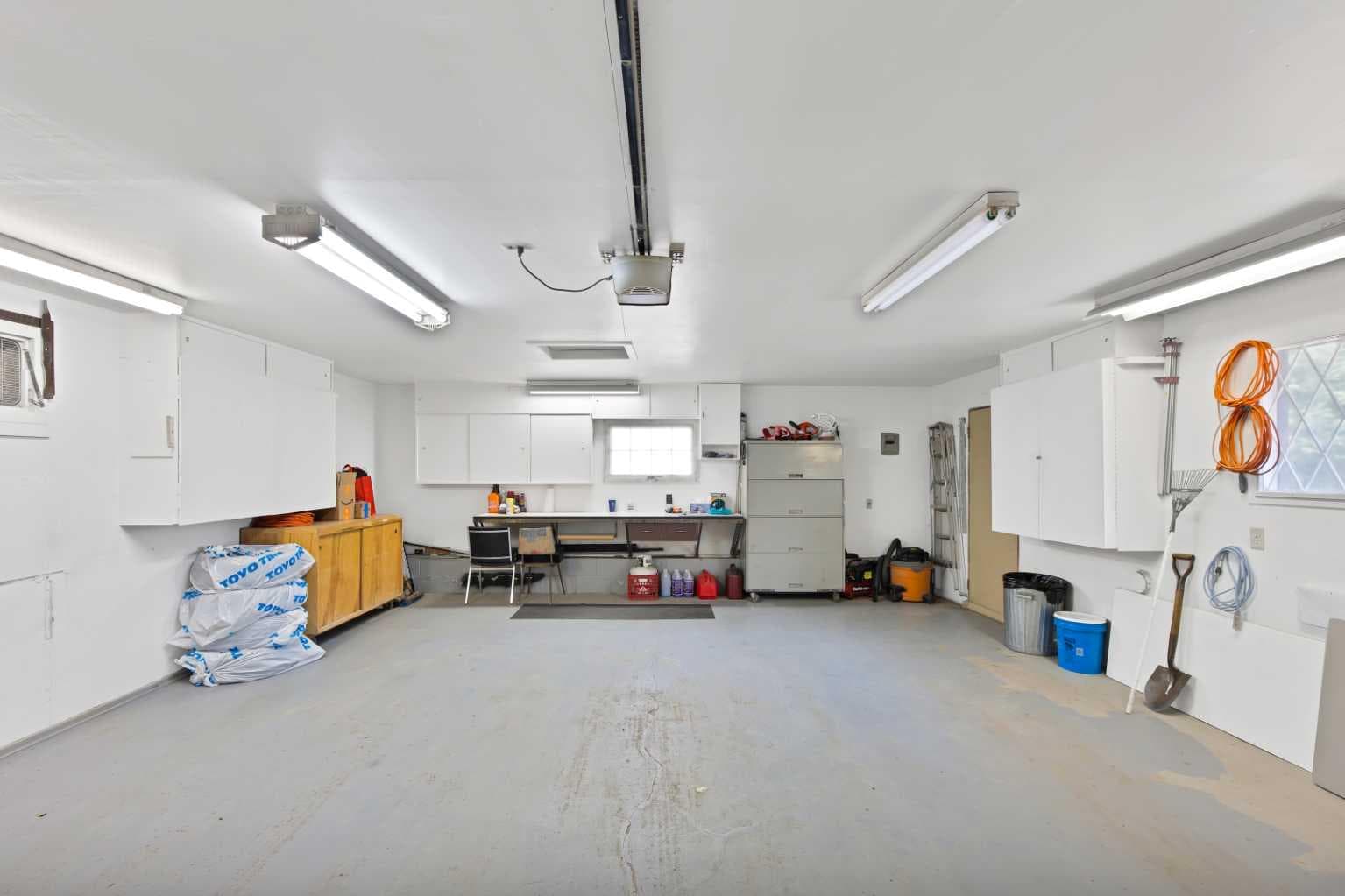 256 Parkwood Close SE