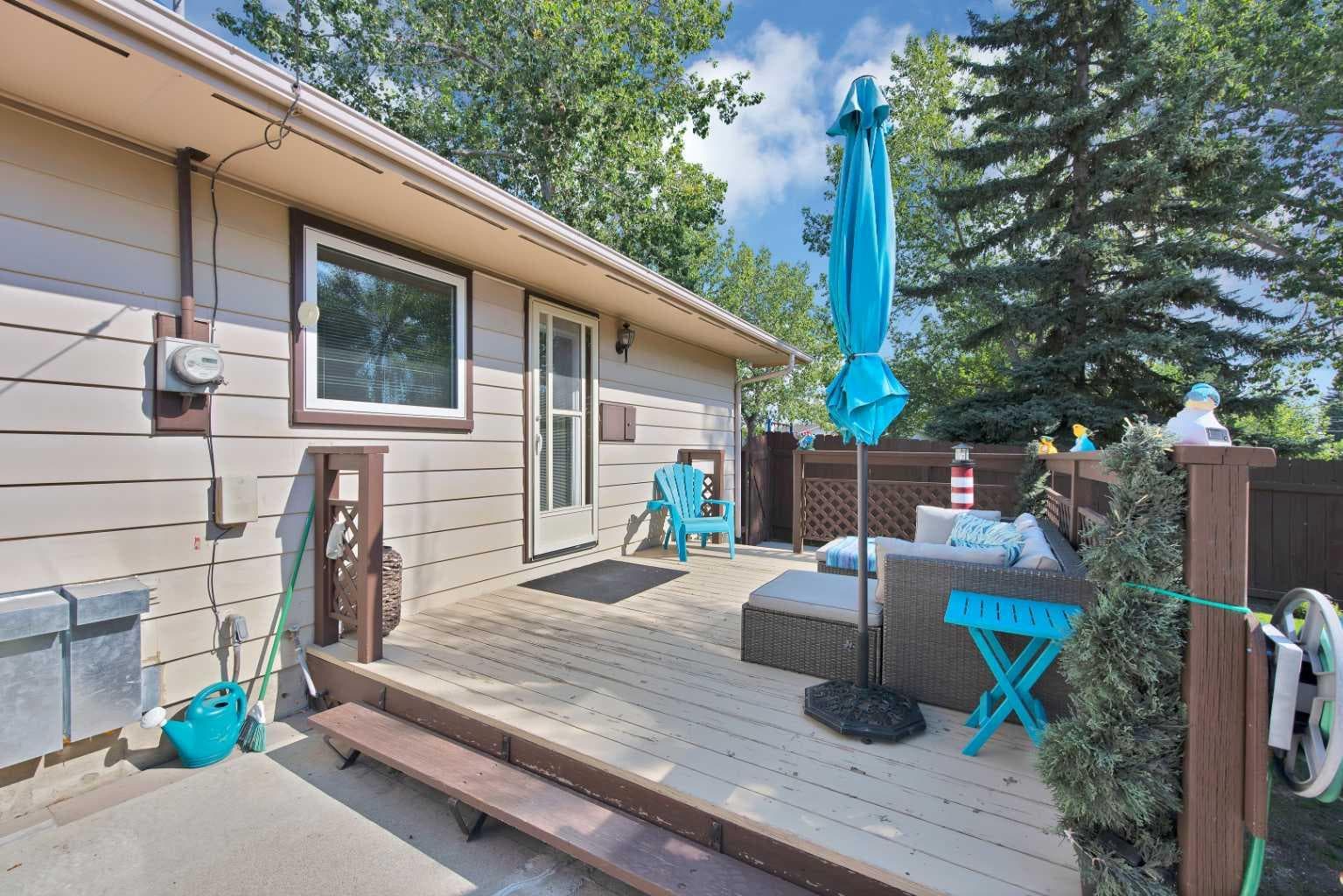 256 Parkwood Close SE