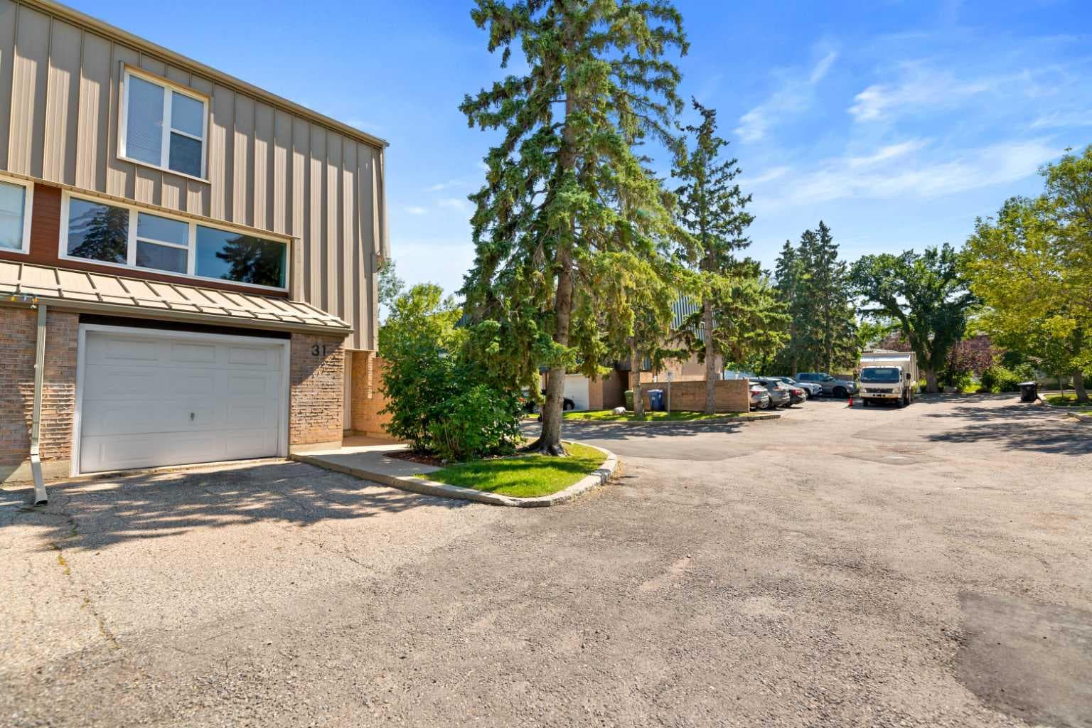 31 Brae Glen Court SW