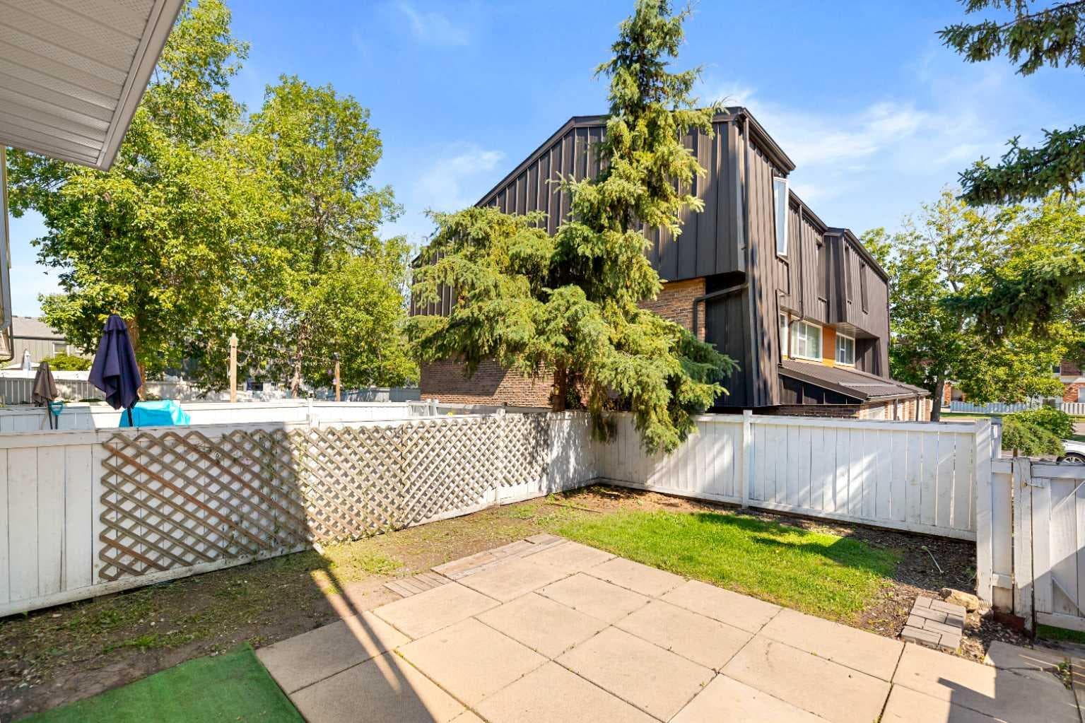 31 Brae Glen Court SW