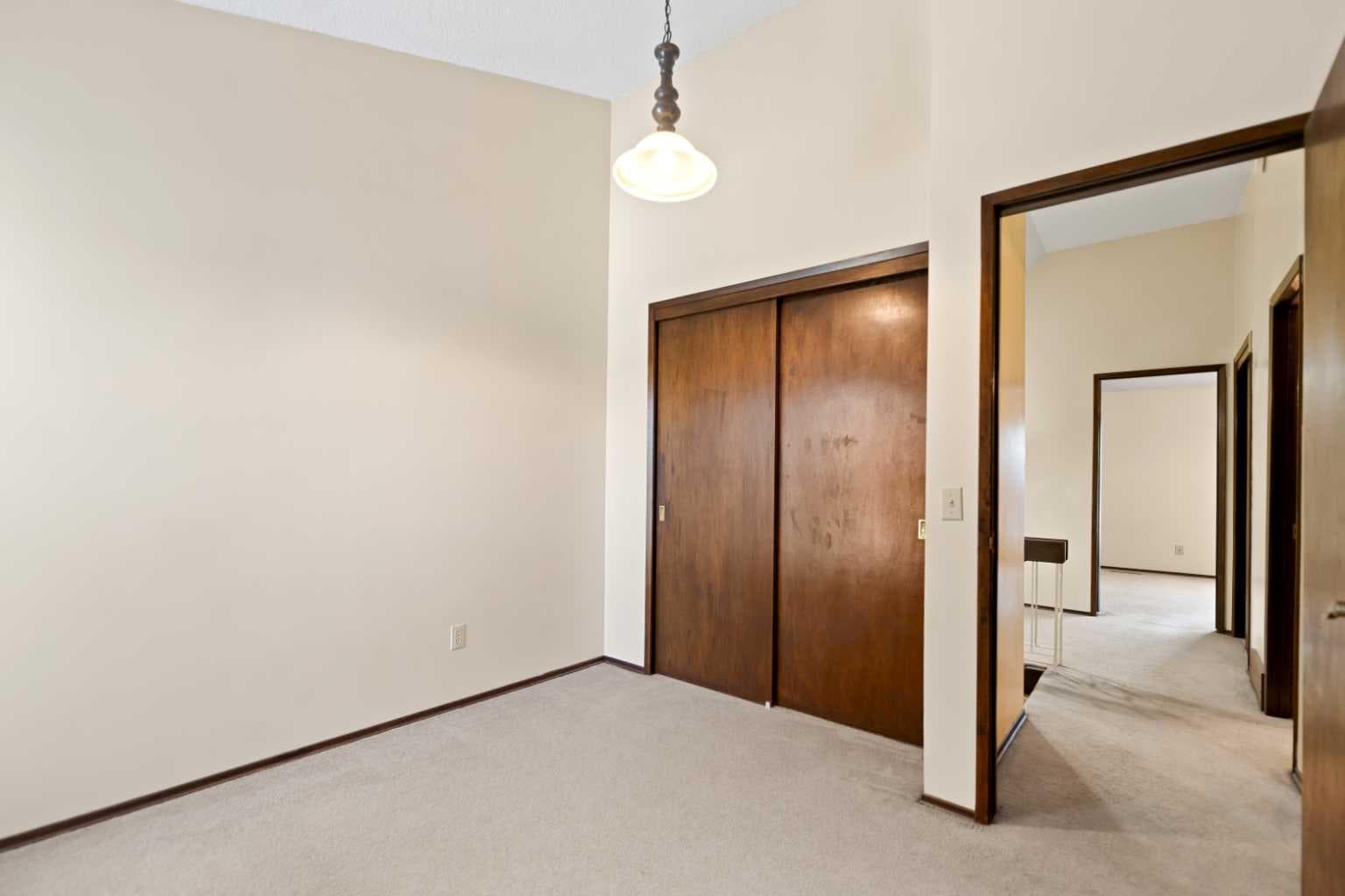 31 Brae Glen Court SW