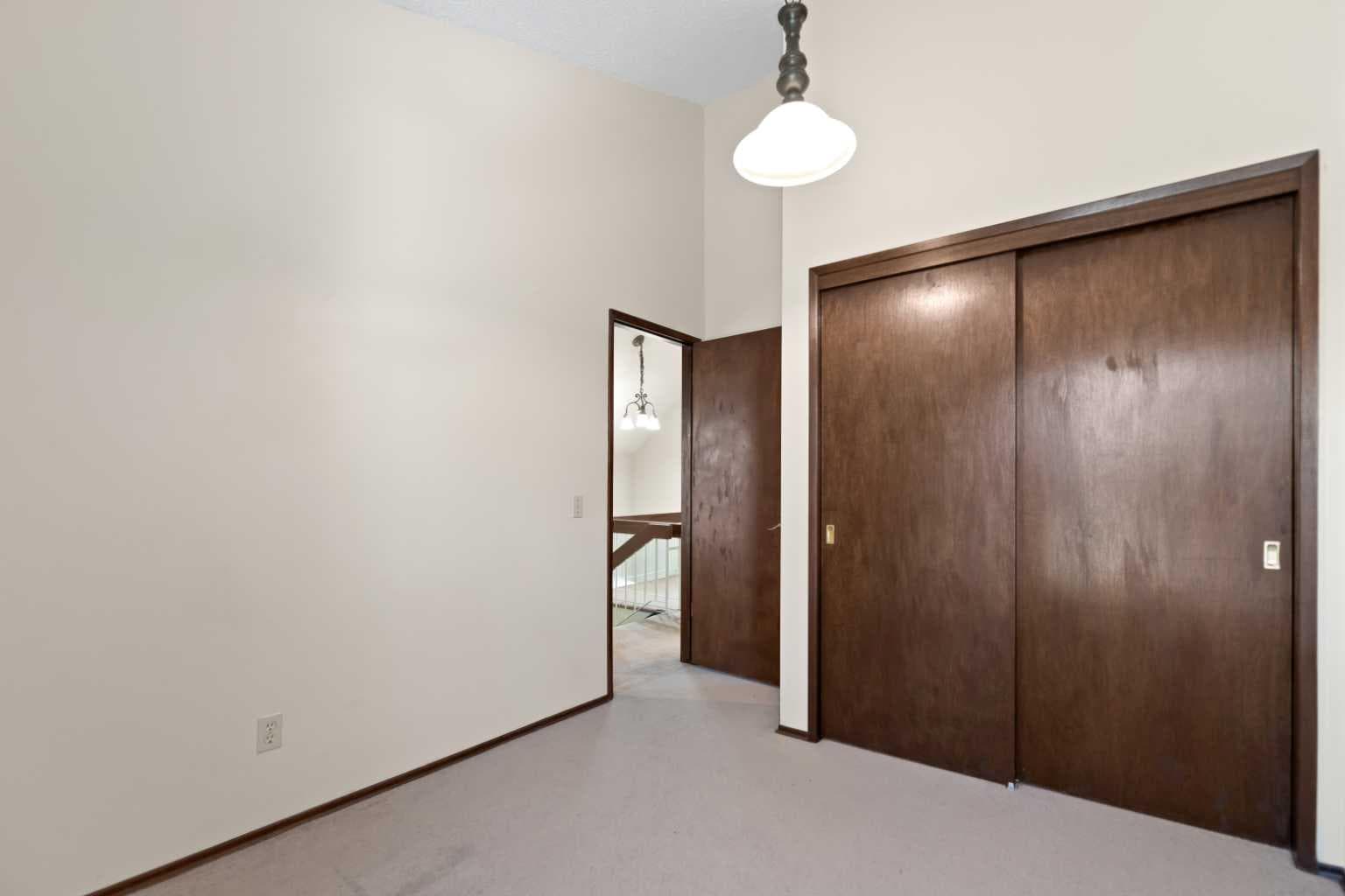 31 Brae Glen Court SW