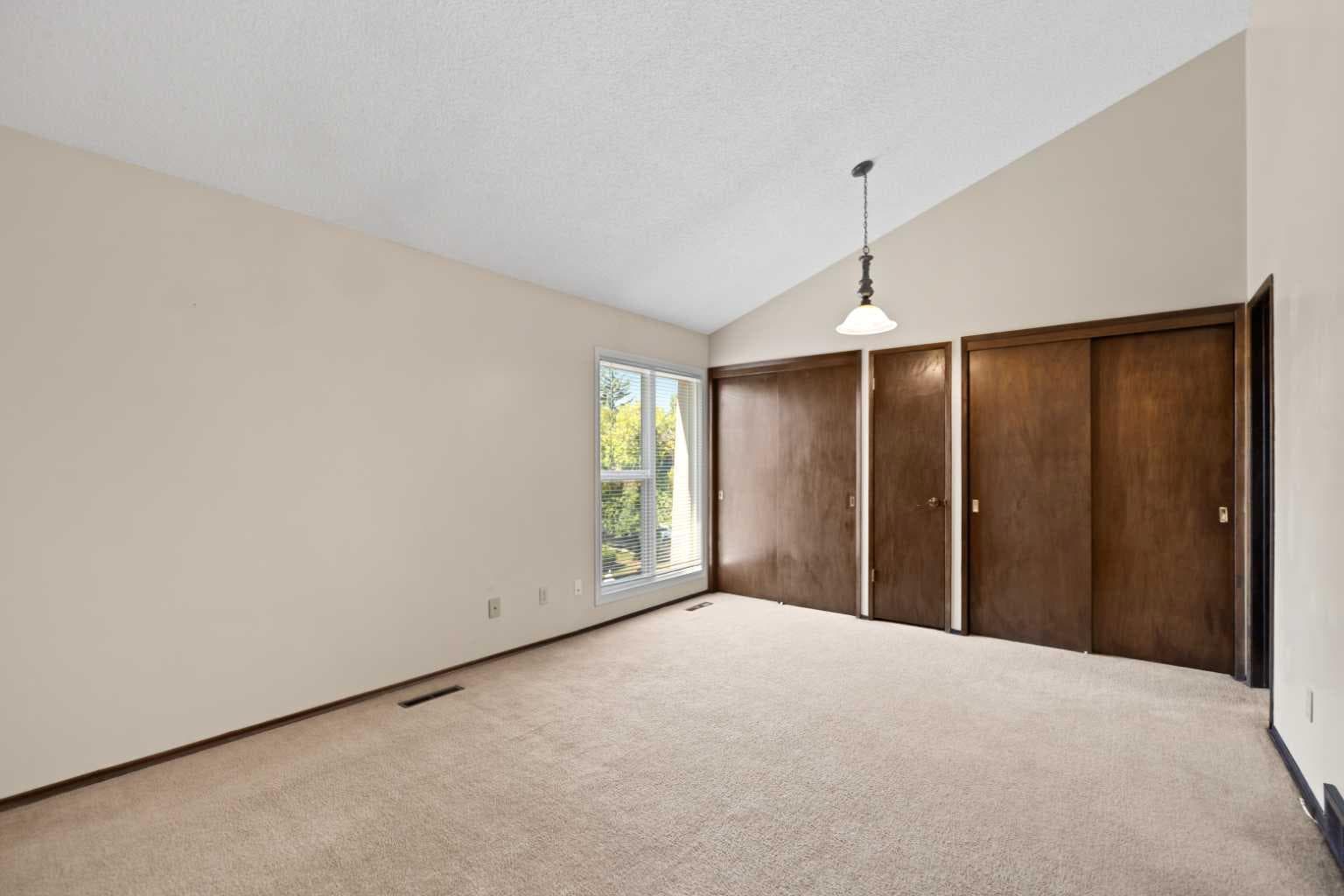 31 Brae Glen Court SW