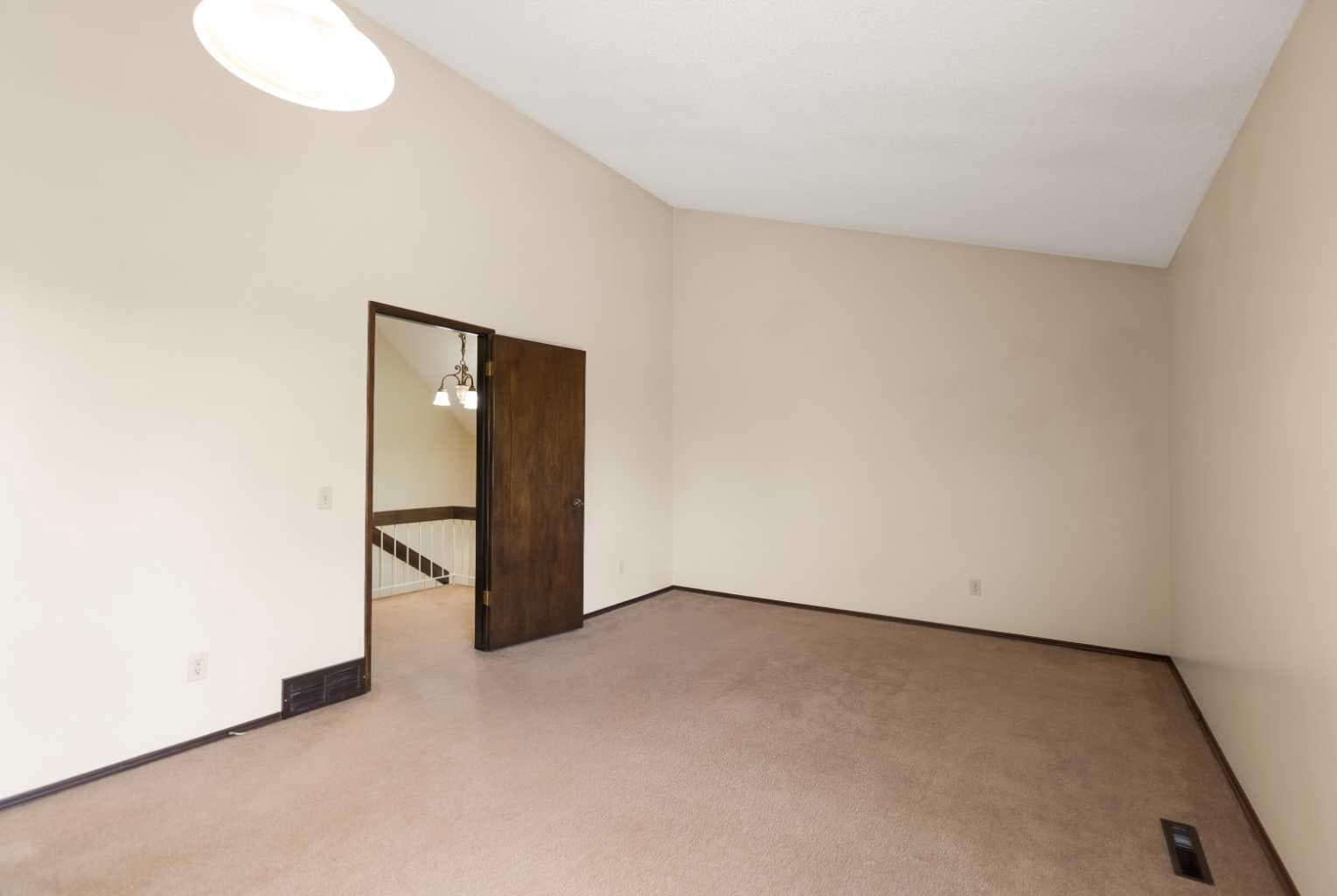 31 Brae Glen Court SW
